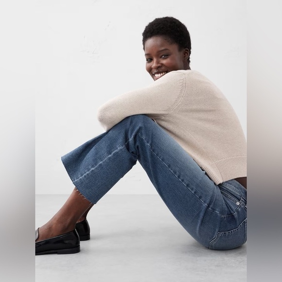 NWT! Banana Republic Black High-Rise Bootcut Cropped Jean - Multiple Sizes 🔹 - Picture 3 of 11